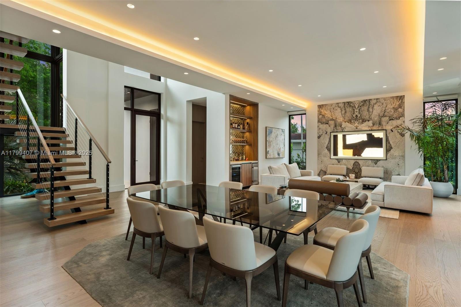 2323 SW 2nd Ave Miami, FL 33129