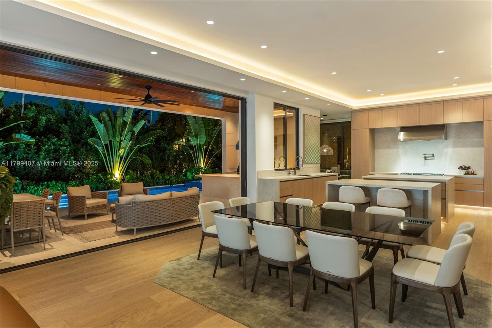 2323 SW 2nd Ave Miami, FL 33129