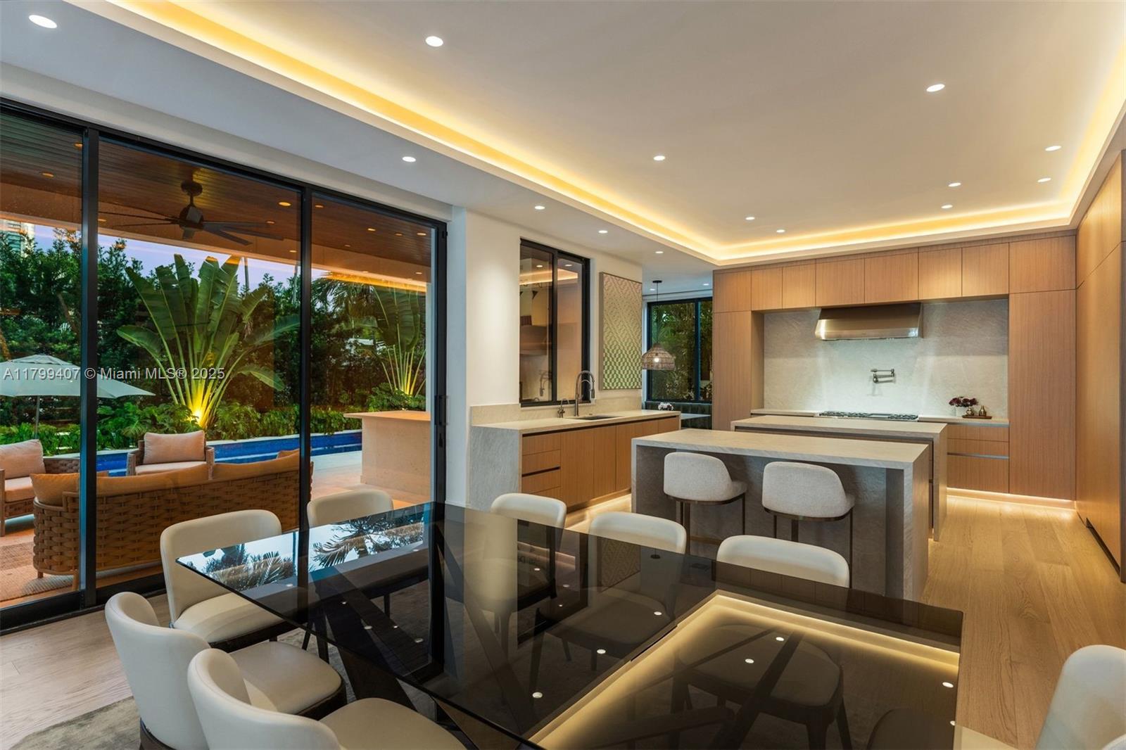 2323 SW 2nd Ave Miami, FL 33129