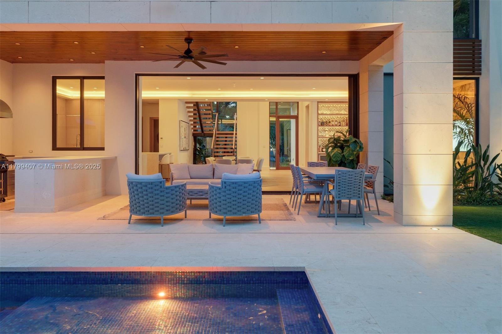 2323 SW 2nd Ave Miami, FL 33129