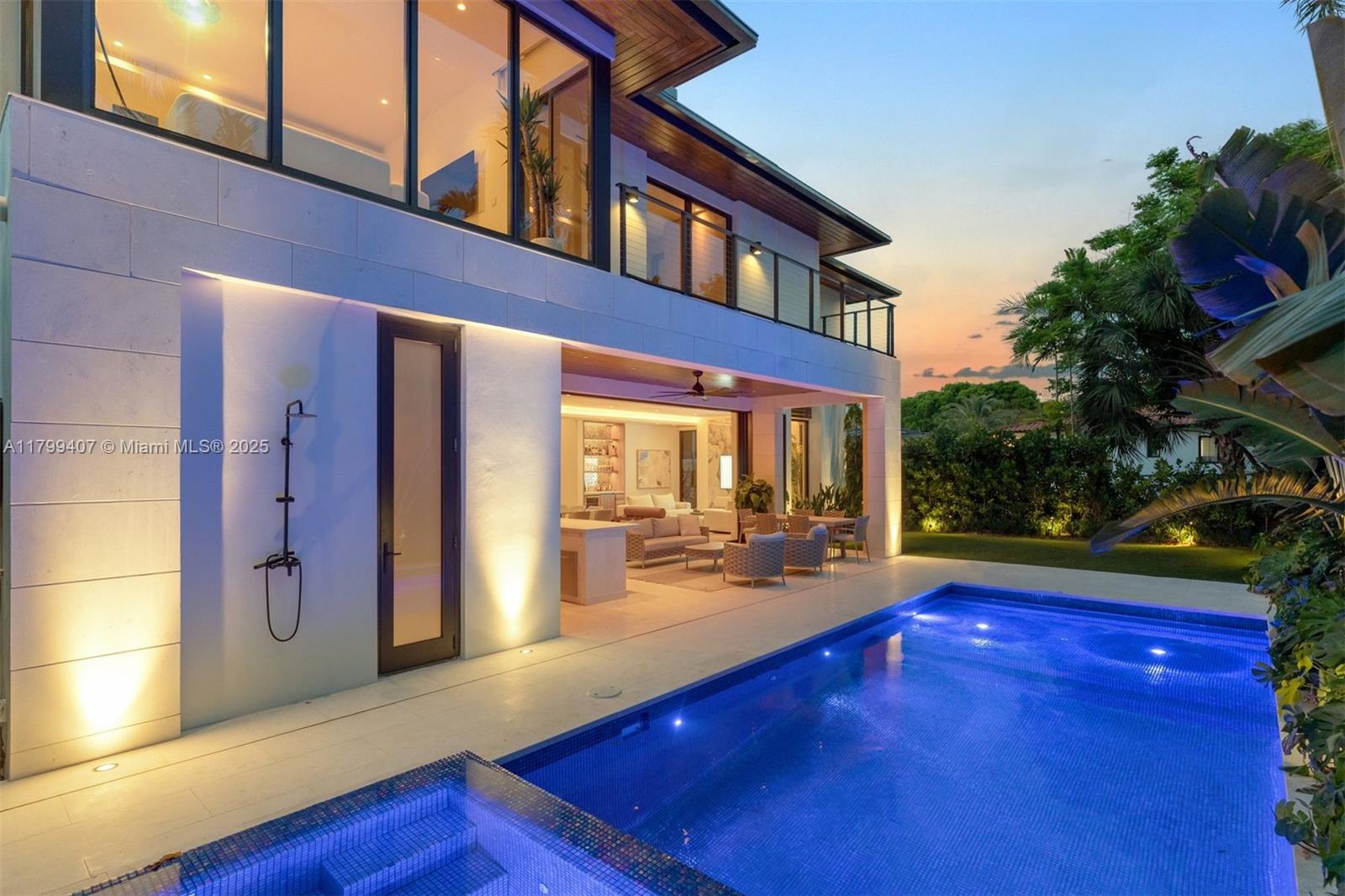 2323 SW 2nd Ave Miami, FL 33129