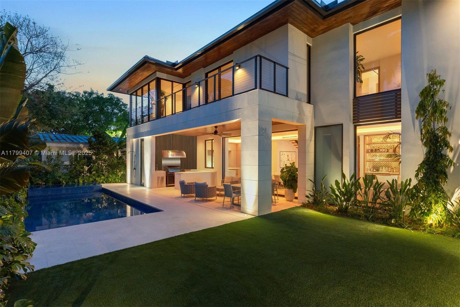 2323 SW 2nd Ave Miami, FL 33129