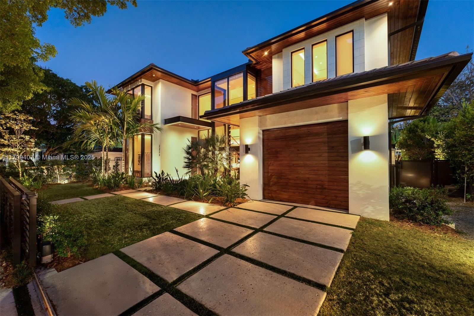 2323 SW 2nd Ave Miami, FL 33129