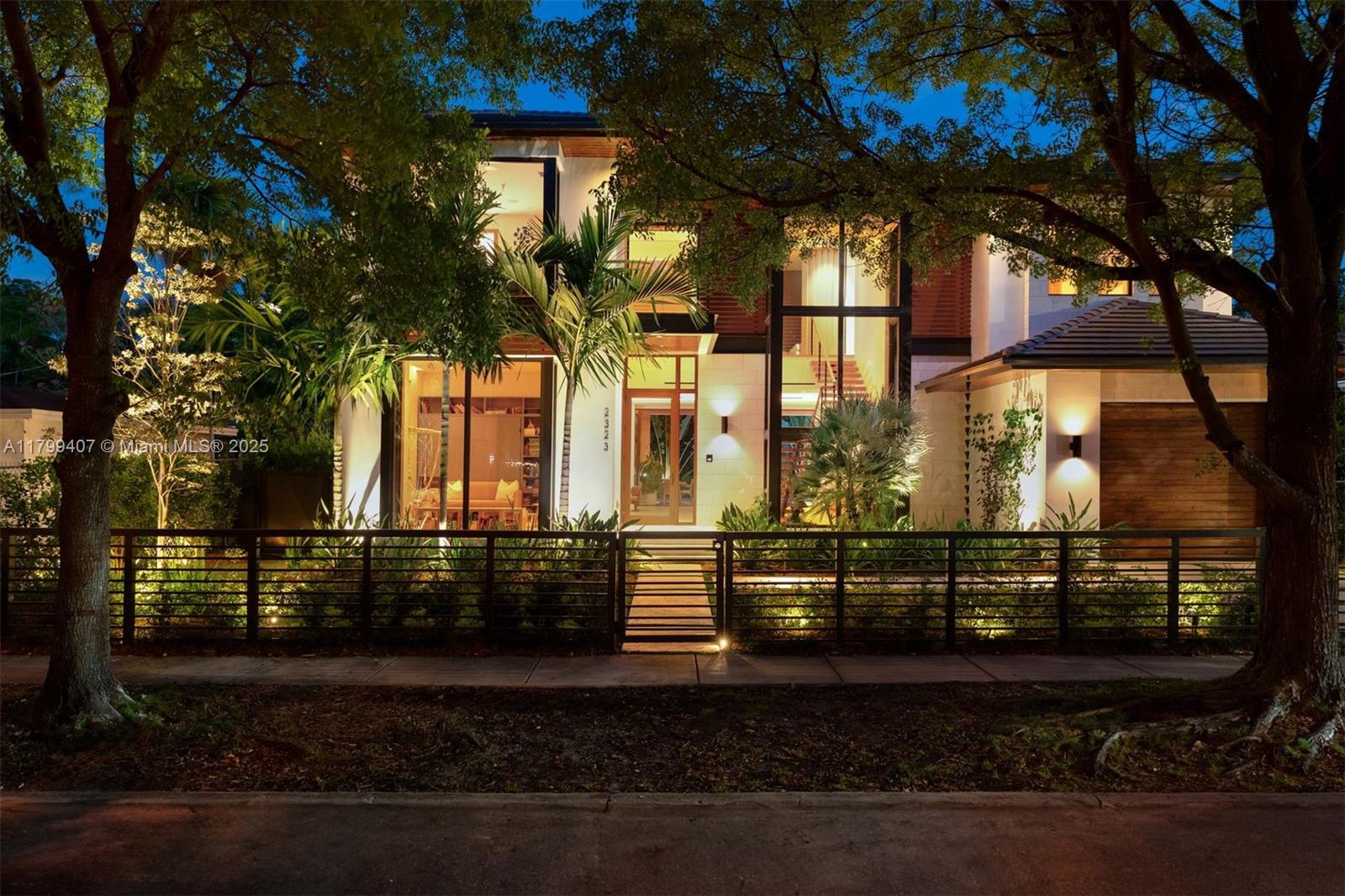 2323 SW 2nd Ave Miami, FL 33129