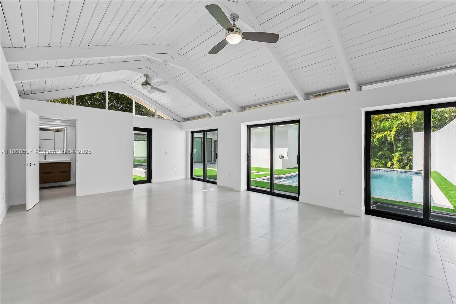 112 E 1st Ct Miami Beach, FL 33139 112 E 1st Ct Miami Beach, FL 33139