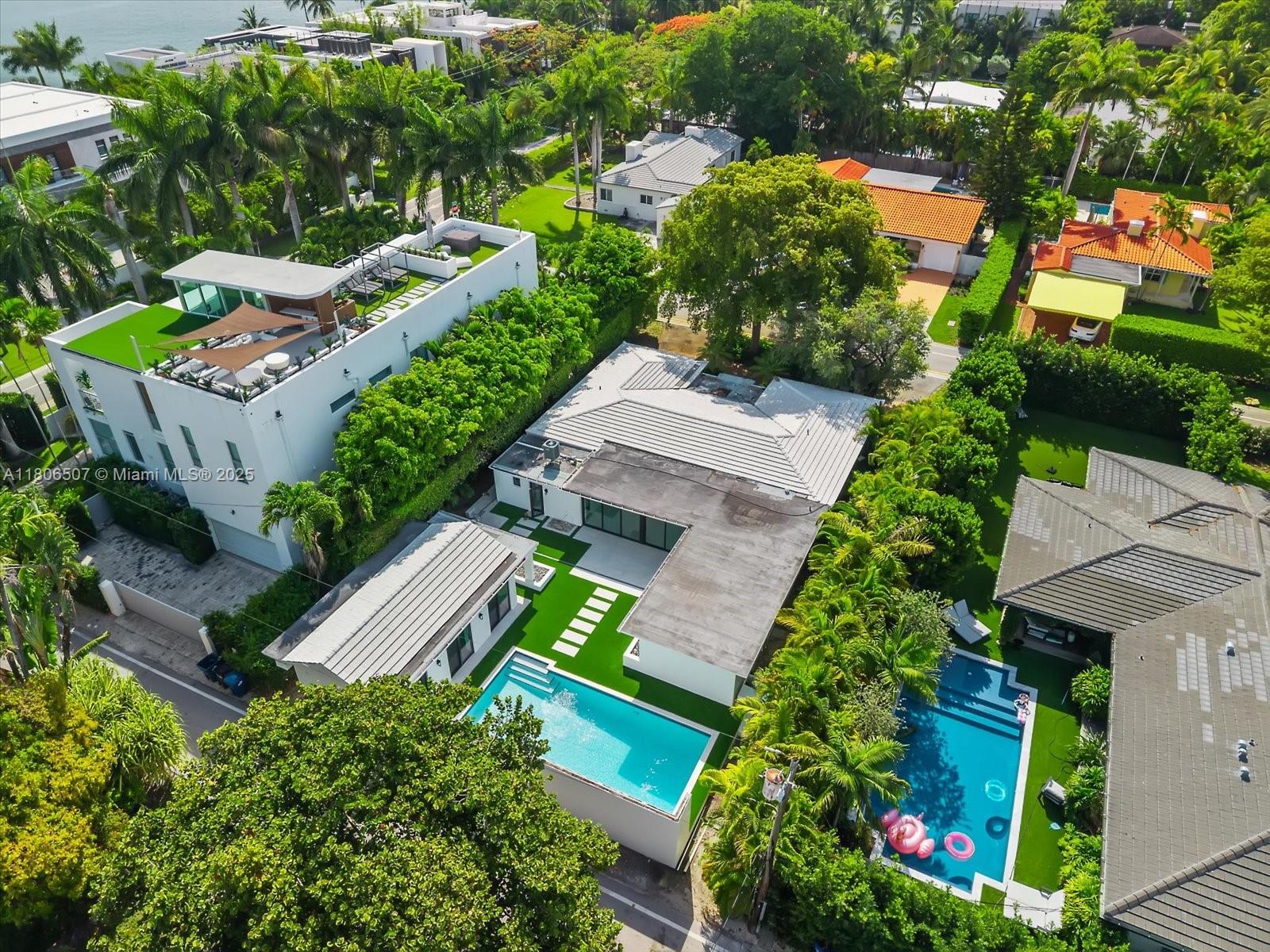 112 E 1st Ct Miami Beach, FL 33139 112 E 1st Ct Miami Beach, FL 33139