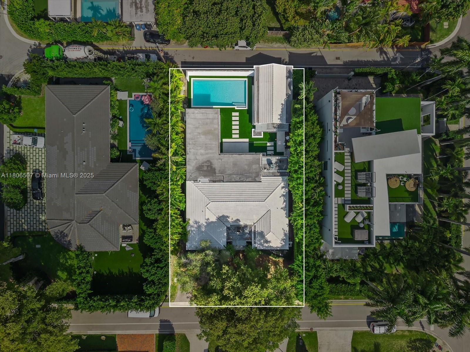 112 E 1st Ct Miami Beach, FL 33139 112 E 1st Ct Miami Beach, FL 33139