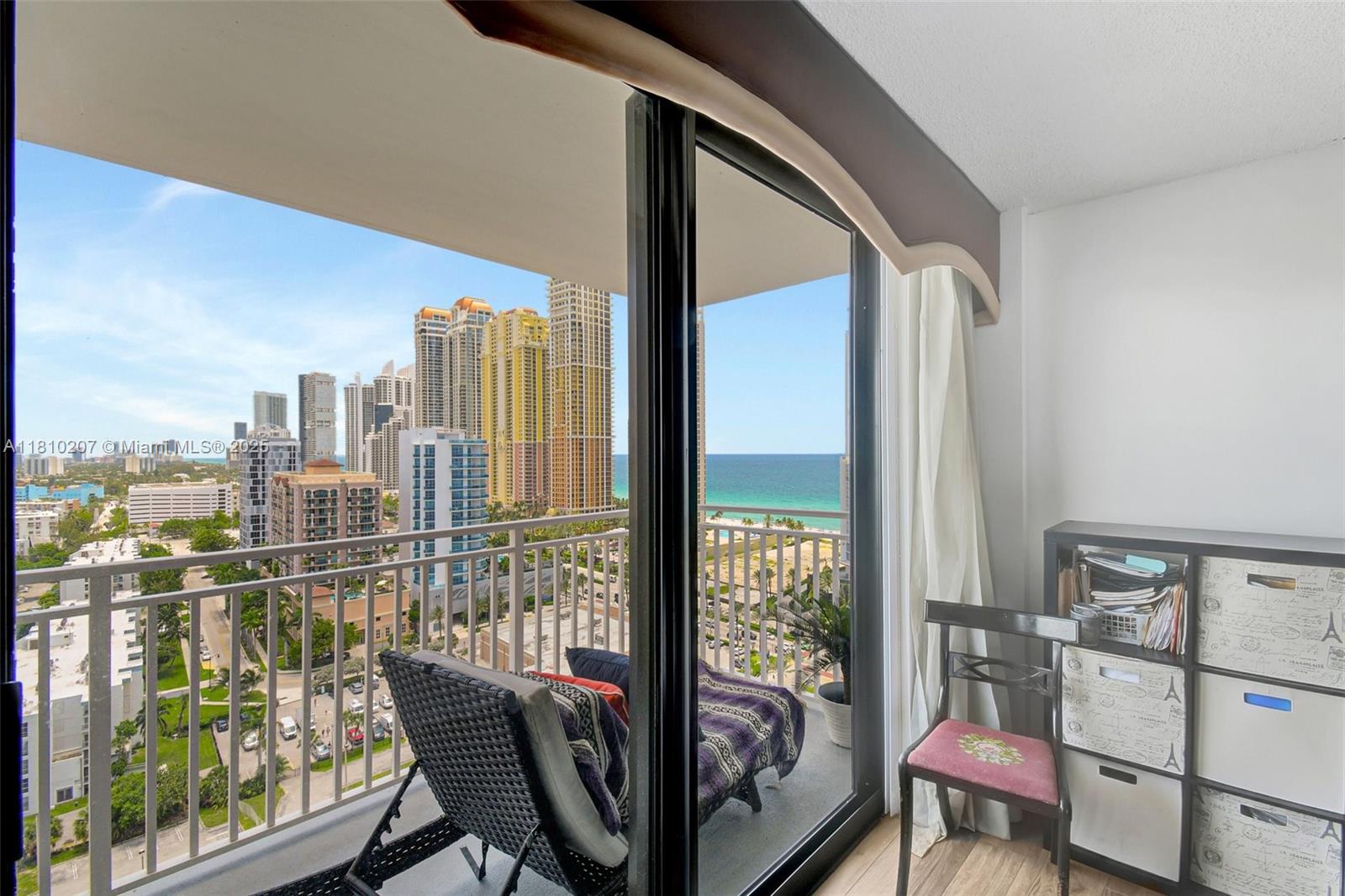 image Winston Towers 60017