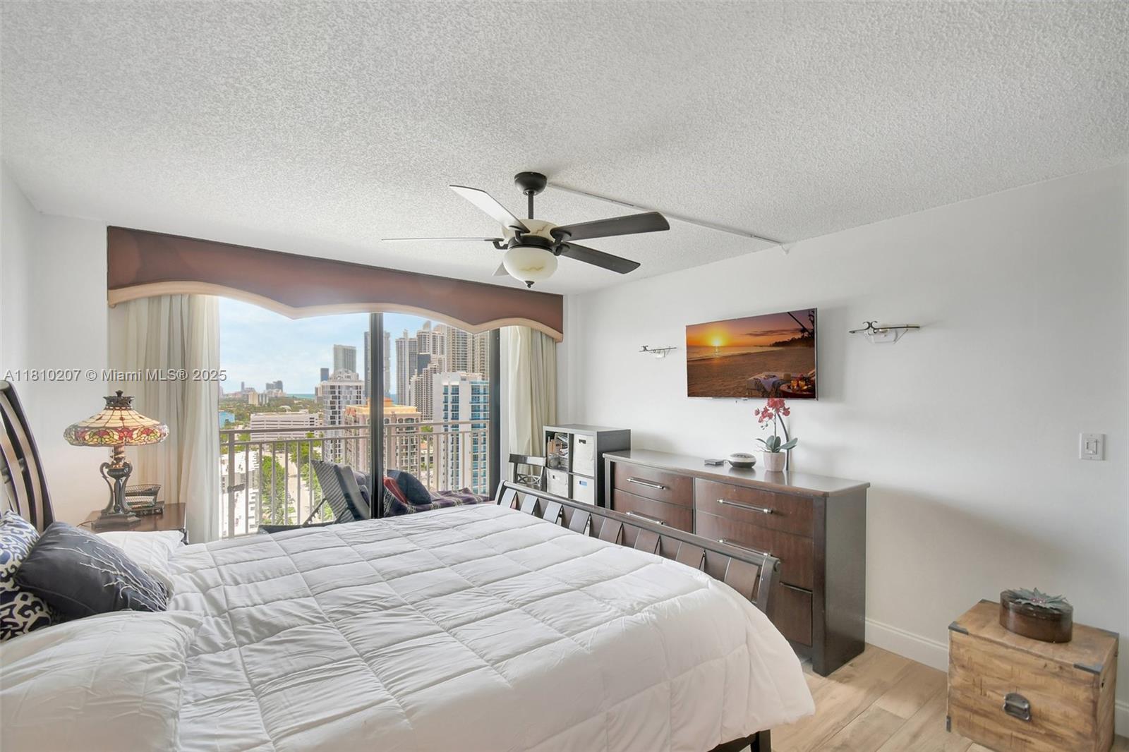 image Winston Towers 60026