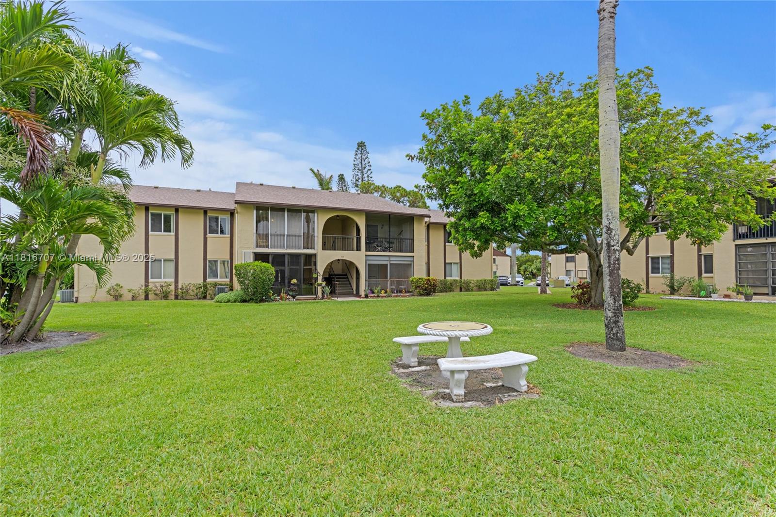 311 Pine Rdg Cir #C-2