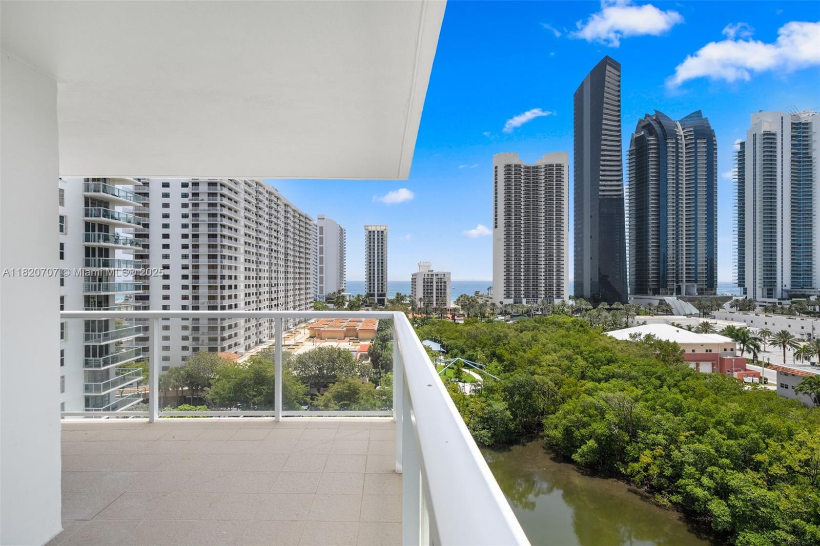 image Winston Towers 3009