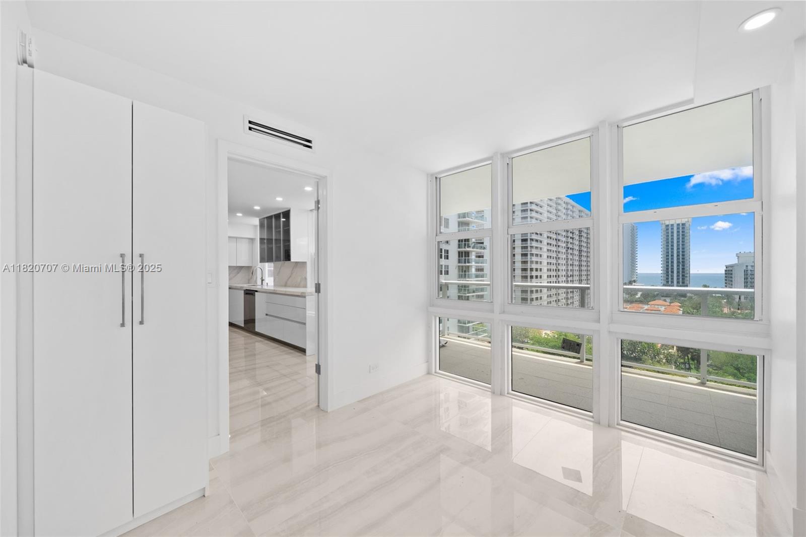 image Winston Towers 30015