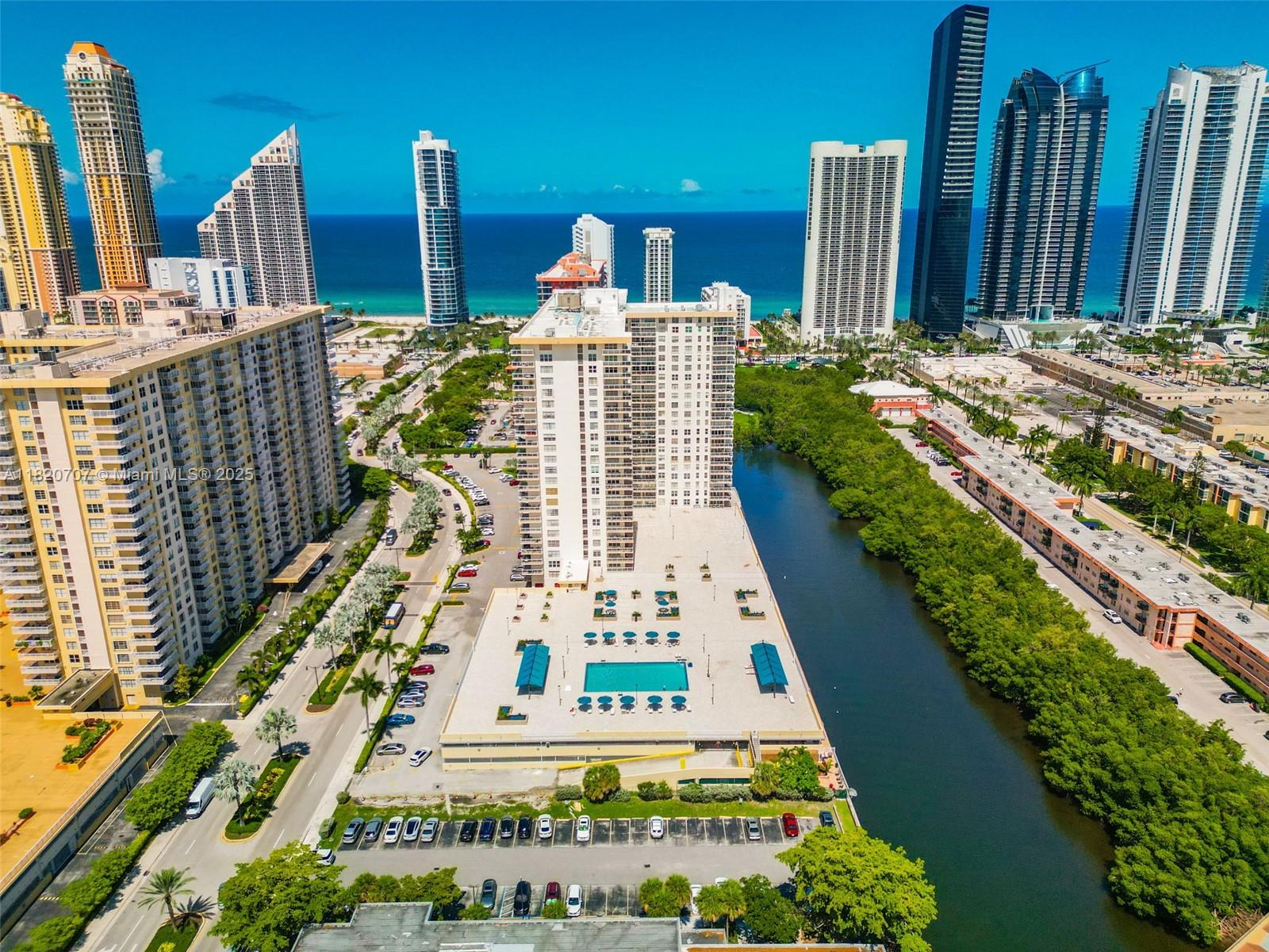 image Winston Towers 3001