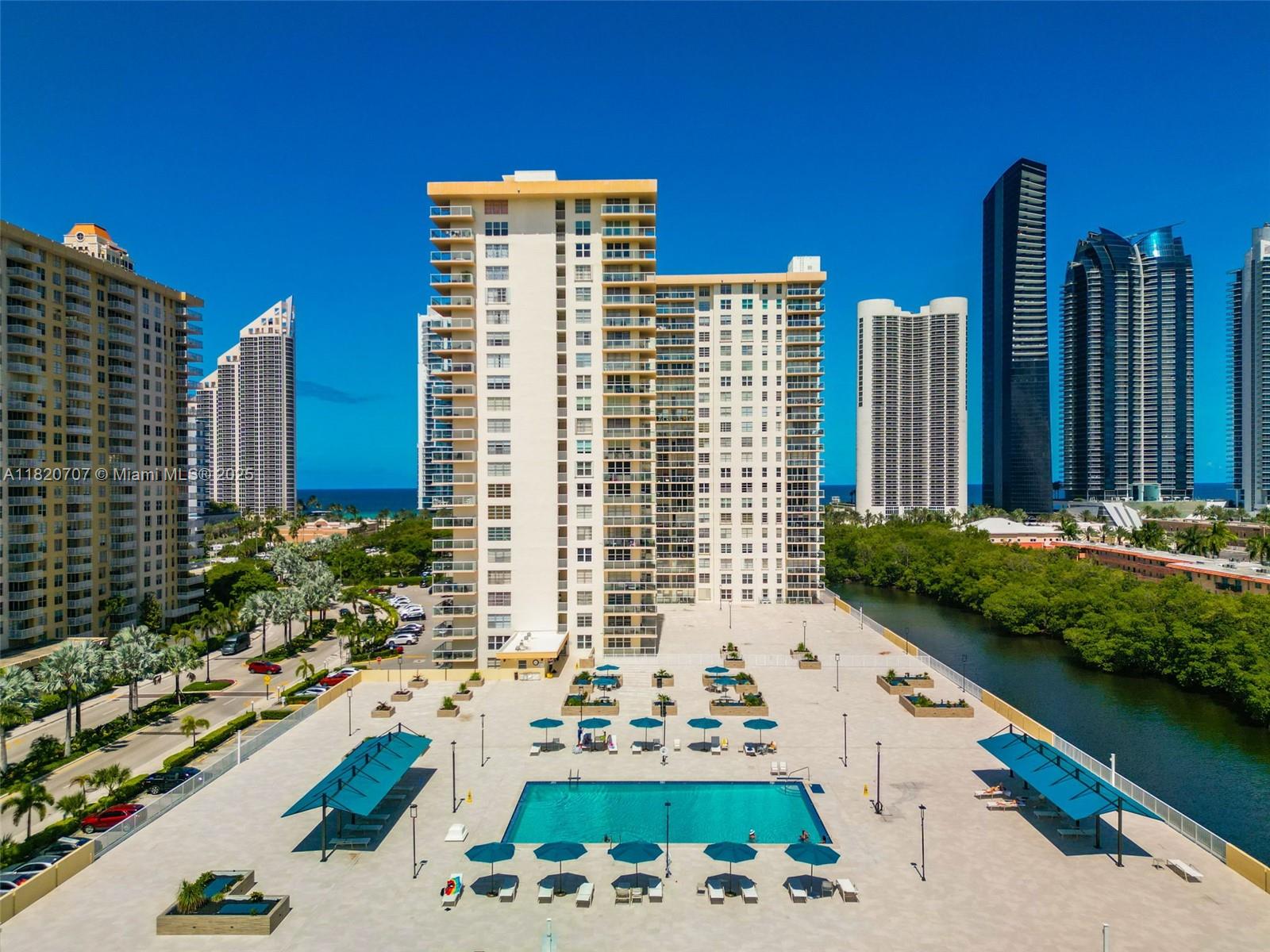 image Winston Towers 30036