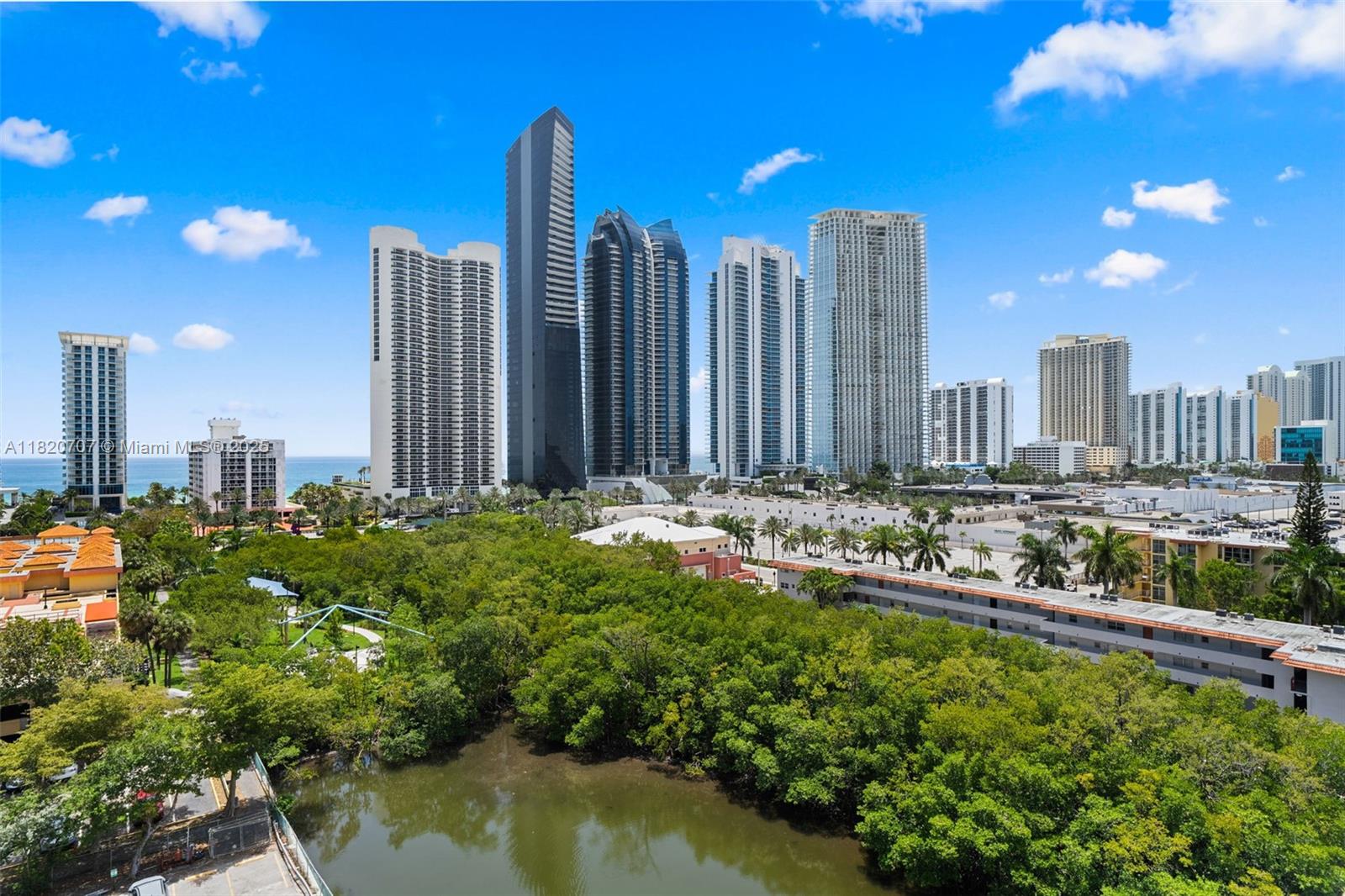 image Winston Towers 30045