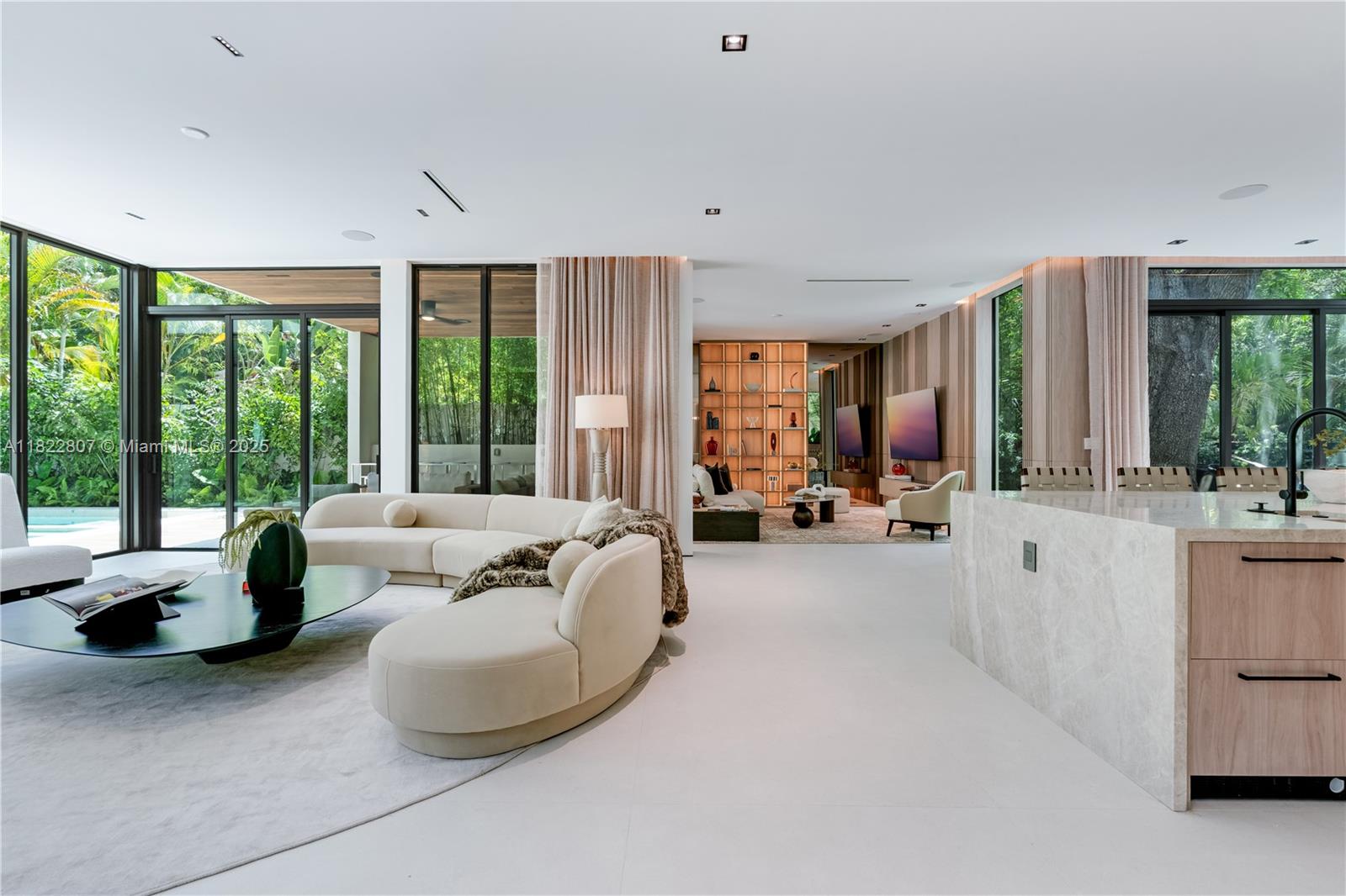 2800 Calusa St Miami, FL 33133