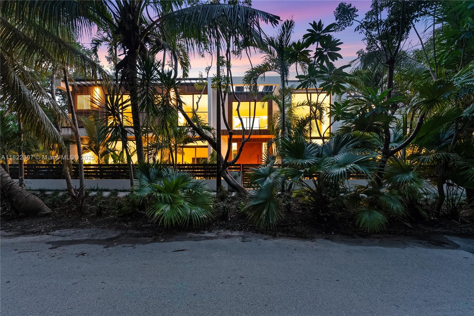 2800 Calusa St Miami, FL 33133