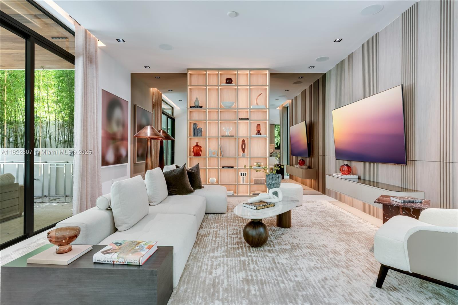 2800 Calusa St Miami, FL 33133