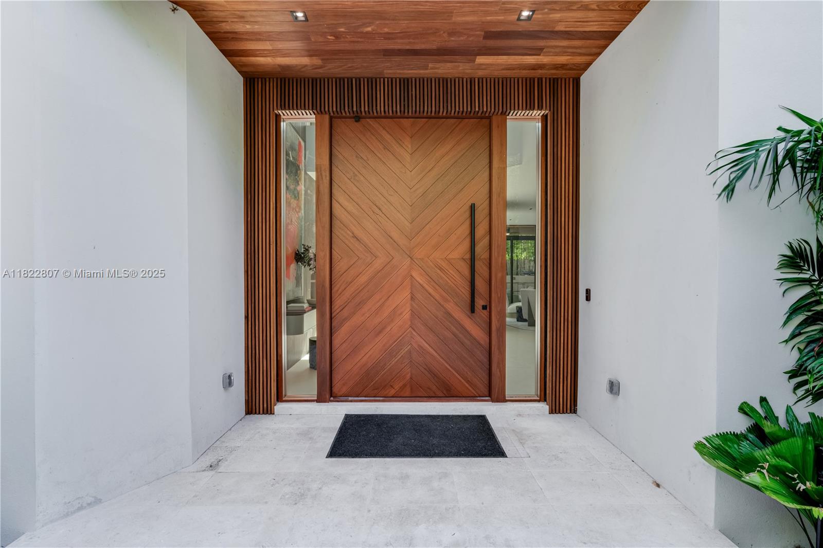 2800 Calusa St Miami, FL 33133