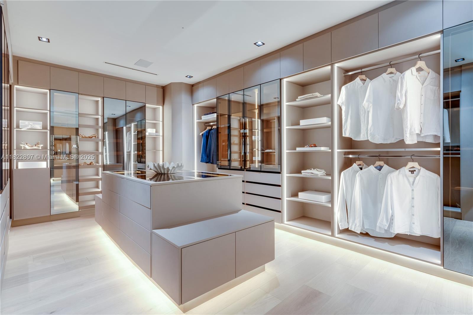 2800 Calusa St Miami, FL 33133