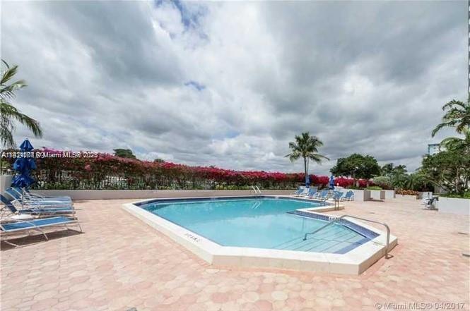 5700 Collins Ave #4N,Miami Beach, FL 33140