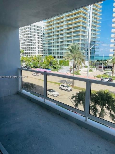 5700 Collins Ave #4N,Miami Beach, FL 33140