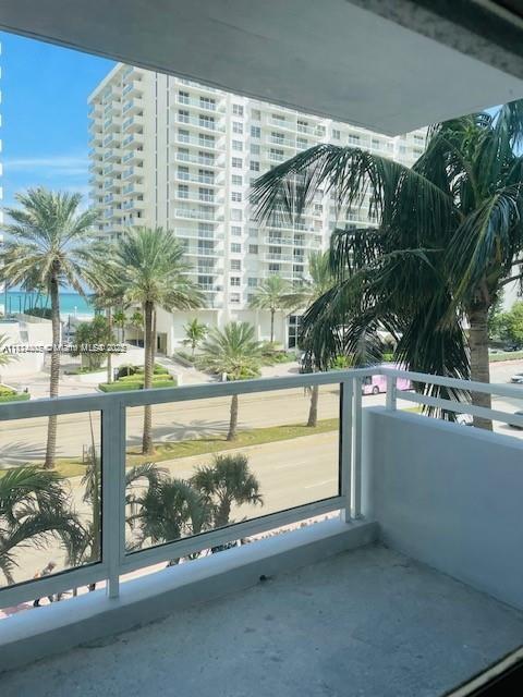 5700 Collins Ave #4N,Miami Beach, FL 33140