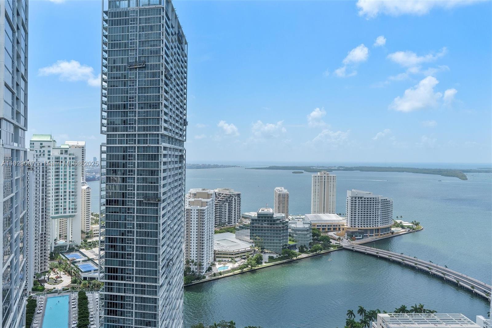 500 Brickell Ave #4101