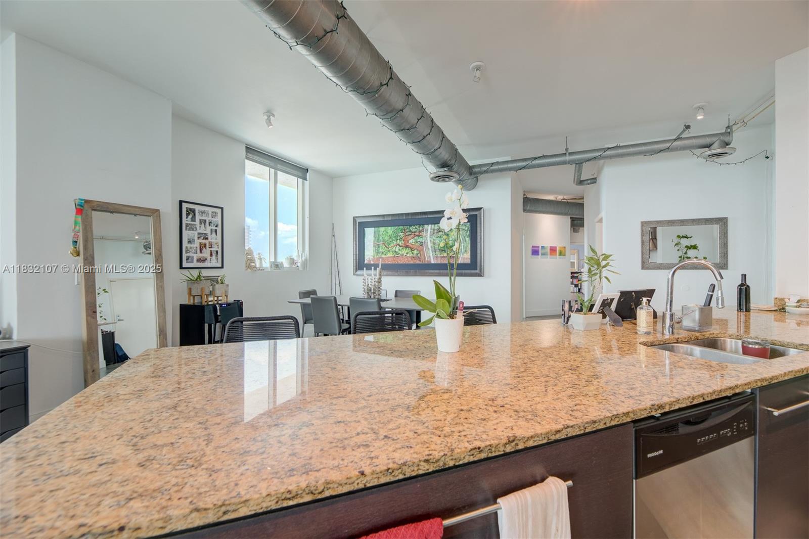 image Star Lofts On The Bay11