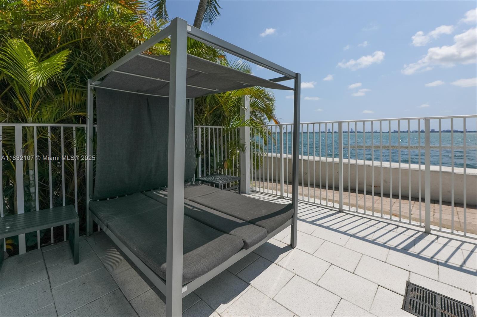 image Star Lofts On The Bay35