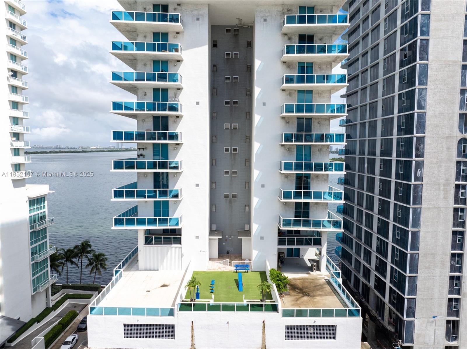 image Star Lofts On The Bay48