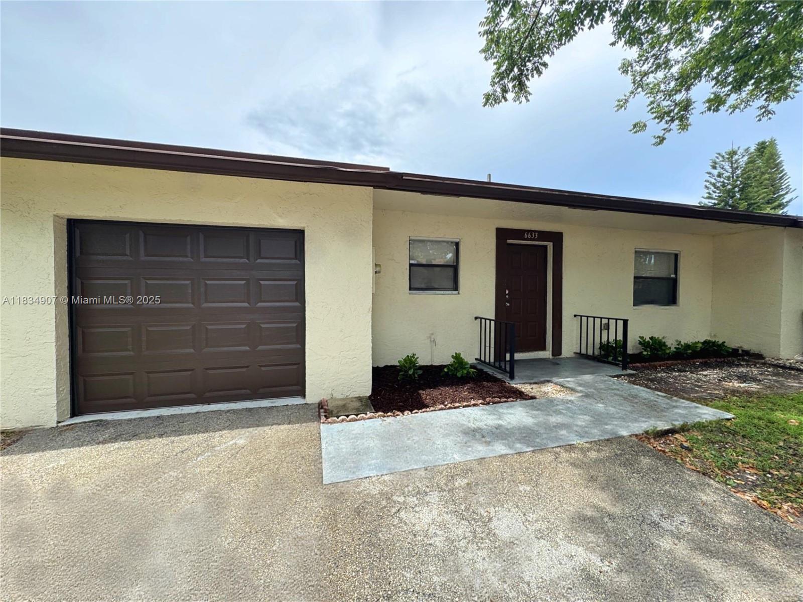 6633 N Parkway Dr #5-7