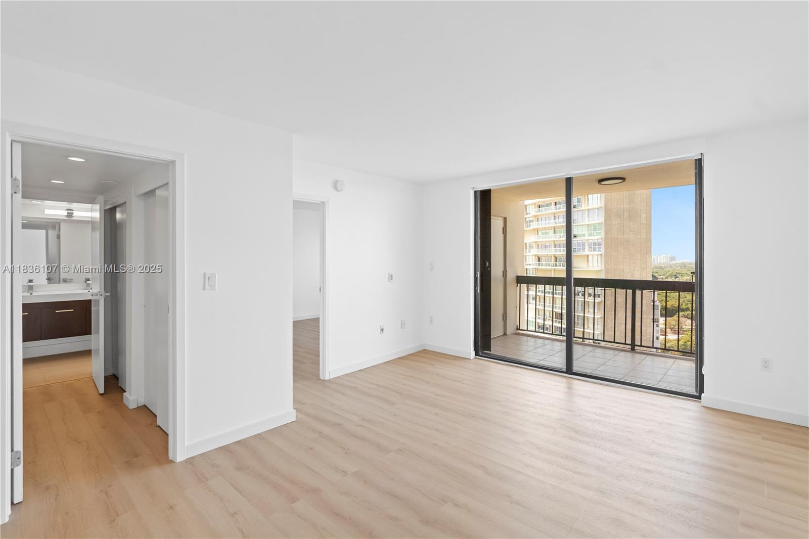 image Brickell Bay Club10