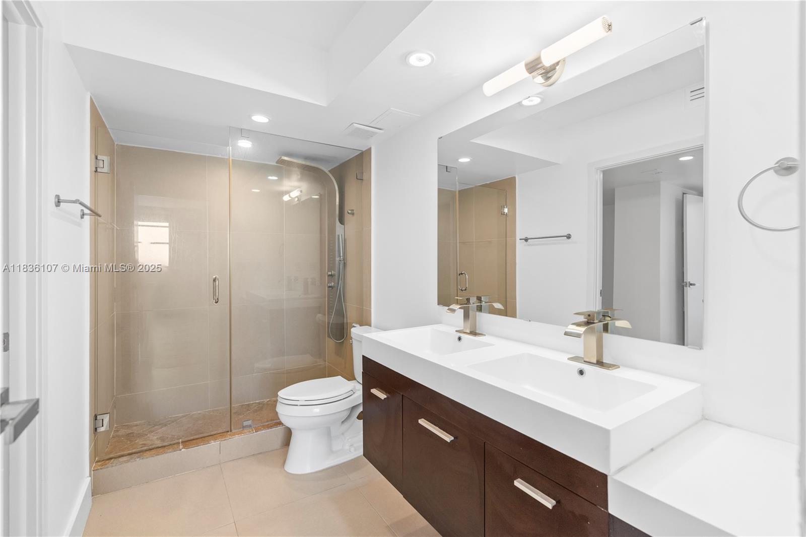 image Brickell Bay Club19