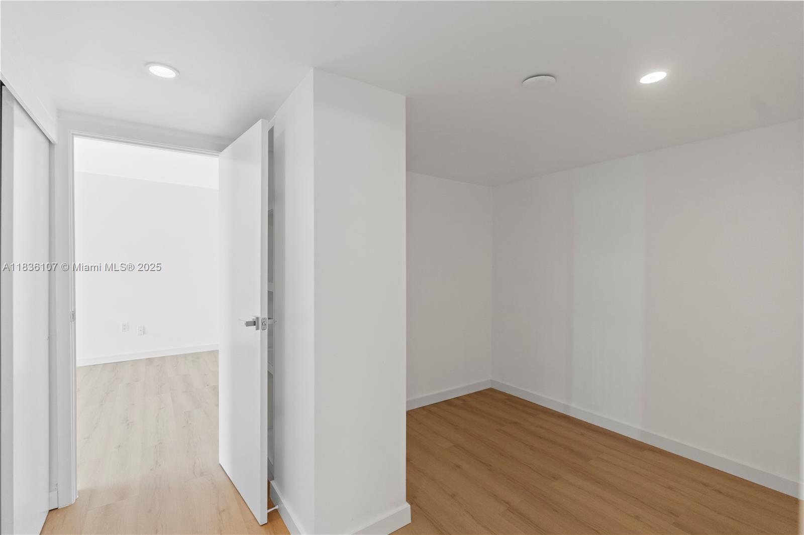 image Brickell Bay Club21