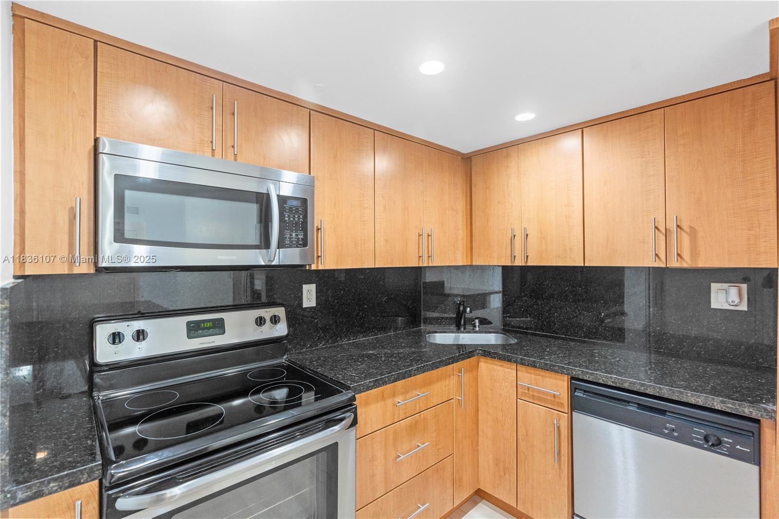 image Brickell Bay Club5