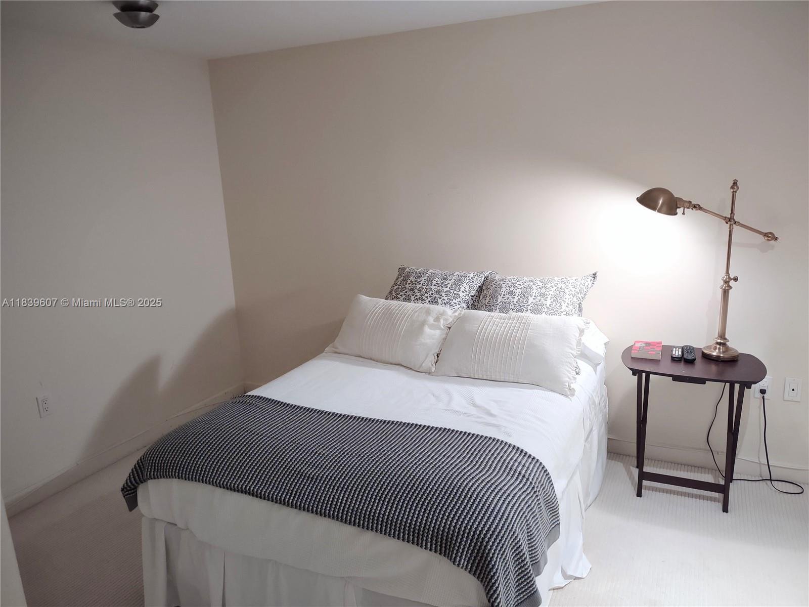 image GRAND BAY RESIDENCES COND21