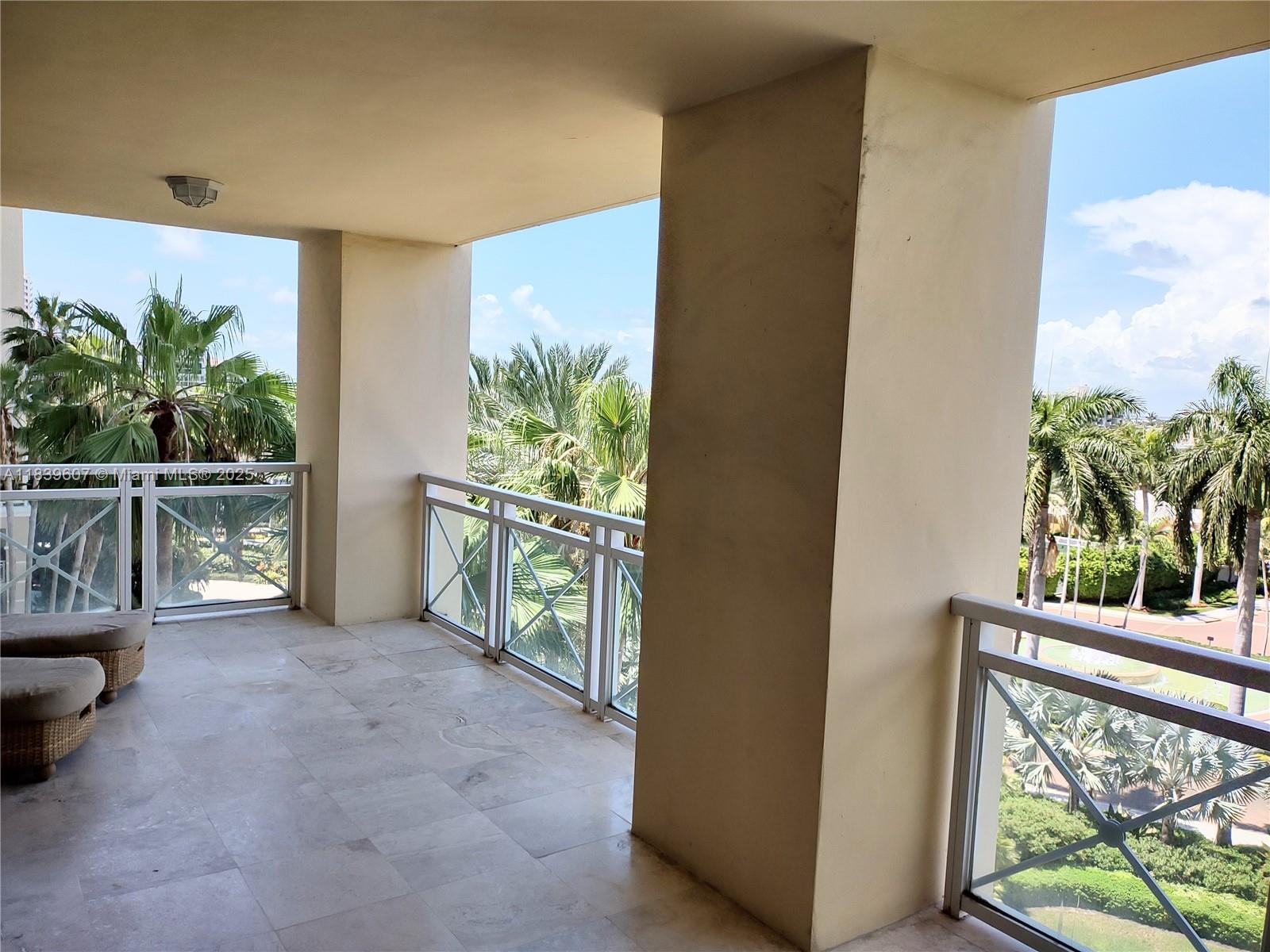 image GRAND BAY RESIDENCES COND2