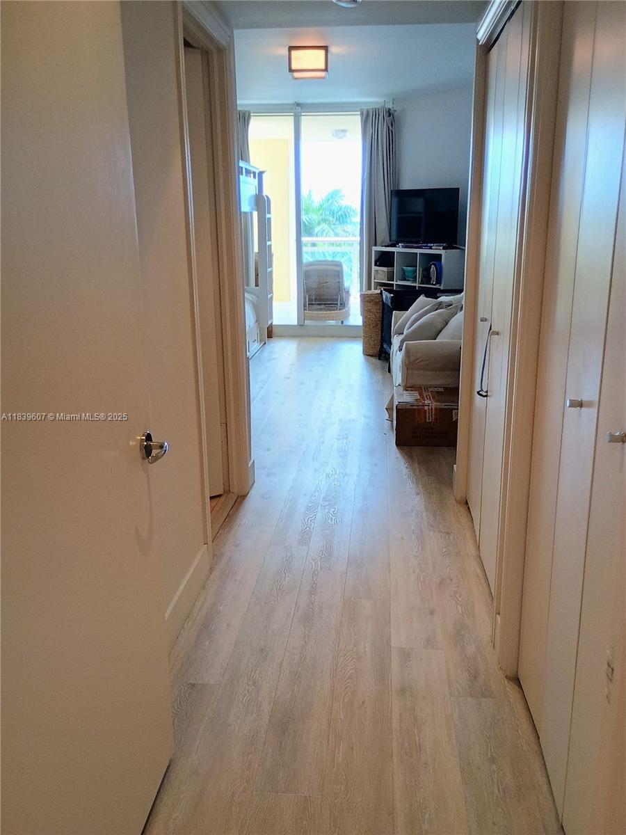 image GRAND BAY RESIDENCES COND32