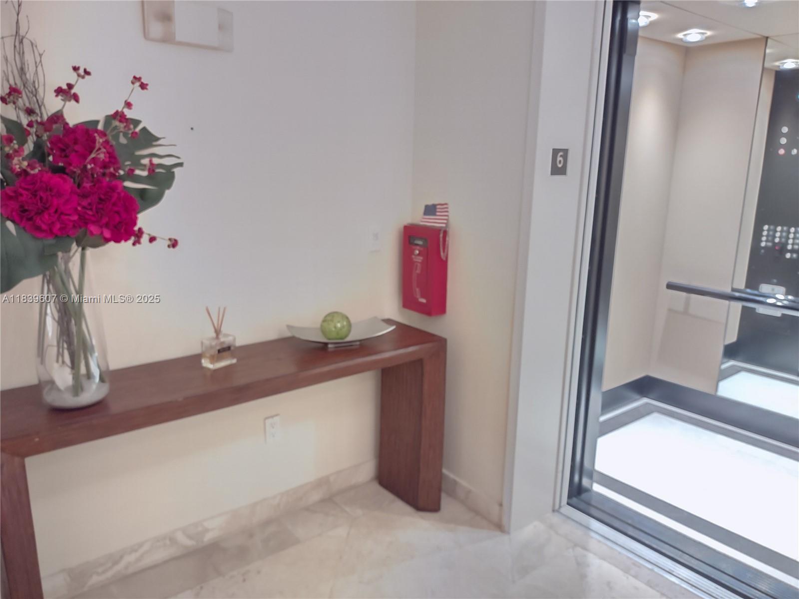 image GRAND BAY RESIDENCES COND5