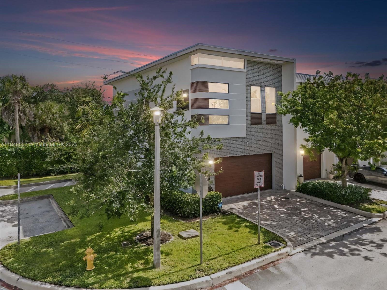 4460 NW 8th Pl