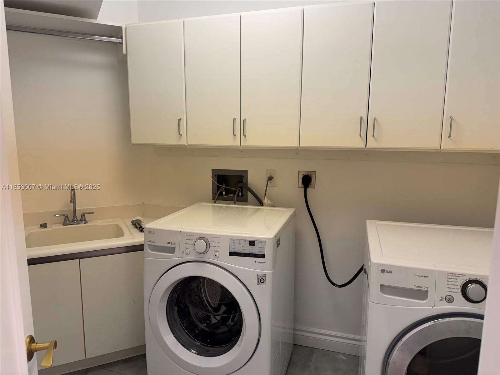 2600 Island Blvd #505 Aventura, FL 33160