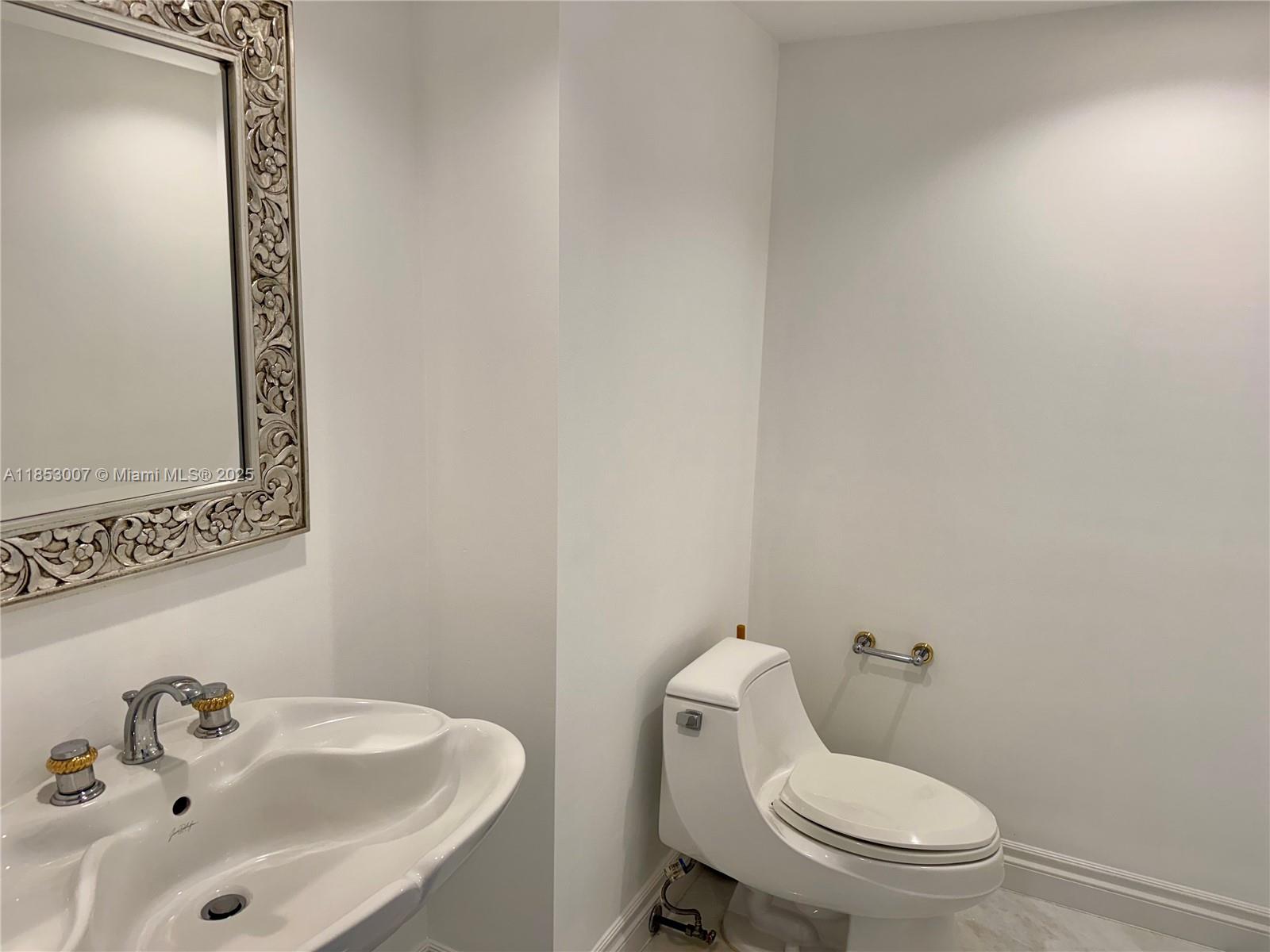 2600 Island Blvd #505 Aventura, FL 33160