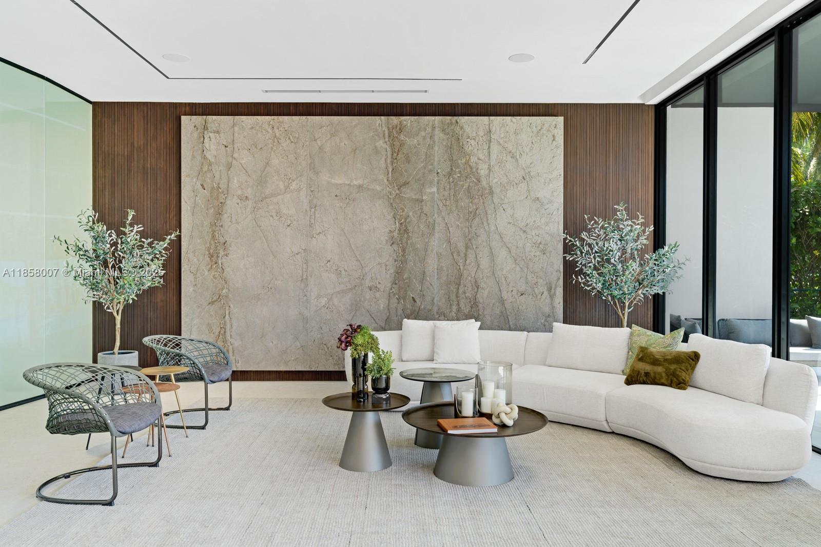 493 Holiday Dr Hallandale Beach, FL 33009 493 Holiday Dr Hallandale Beach, FL 33009