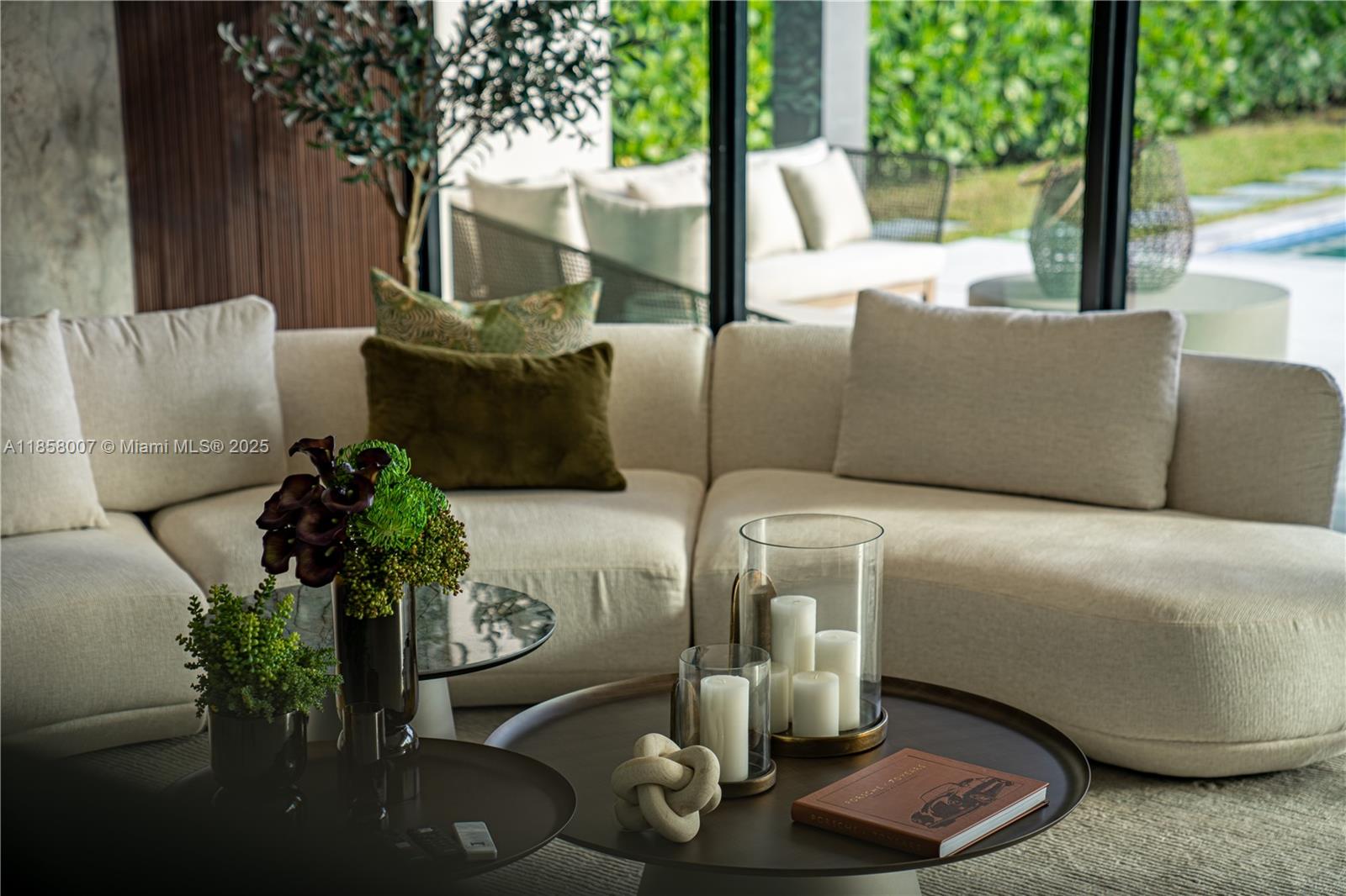 493 Holiday Dr Hallandale Beach, FL 33009 493 Holiday Dr Hallandale Beach, FL 33009