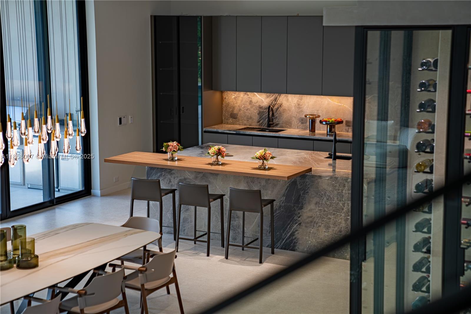 493 Holiday Dr Hallandale Beach, FL 33009 493 Holiday Dr Hallandale Beach, FL 33009