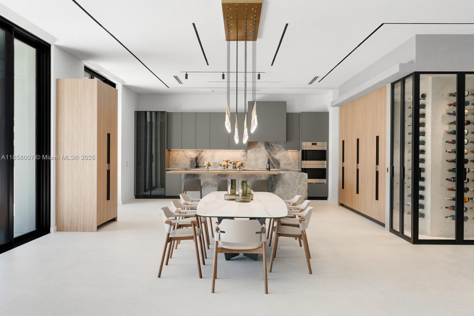 493 Holiday Dr Hallandale Beach, FL 33009 493 Holiday Dr Hallandale Beach, FL 33009