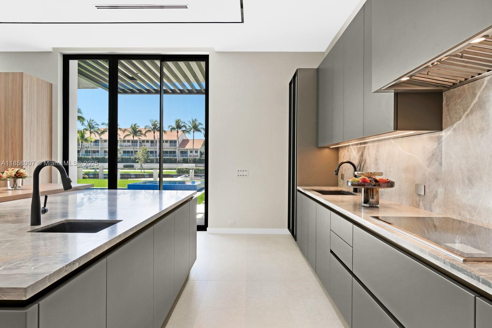 493 Holiday Dr Hallandale Beach, FL 33009 493 Holiday Dr Hallandale Beach, FL 33009