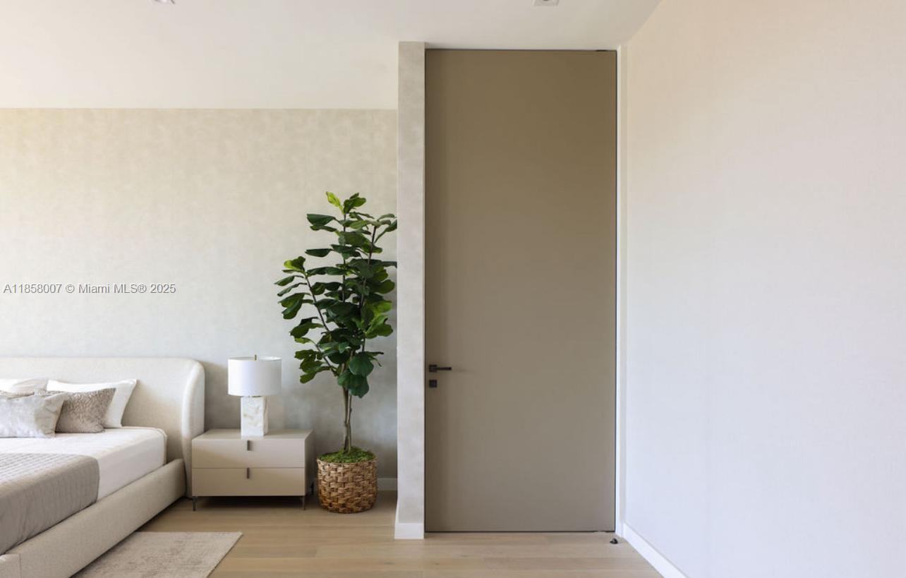 493 Holiday Dr Hallandale Beach, FL 33009 493 Holiday Dr Hallandale Beach, FL 33009