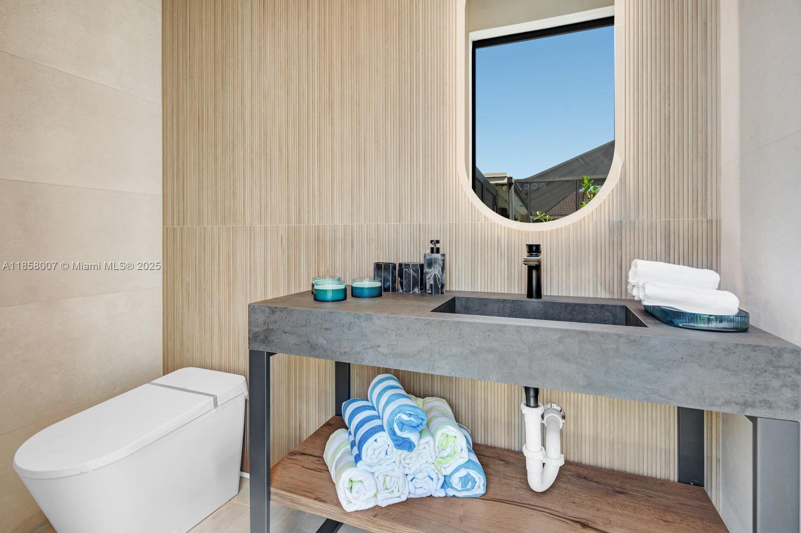 493 Holiday Dr Hallandale Beach, FL 33009 493 Holiday Dr Hallandale Beach, FL 33009